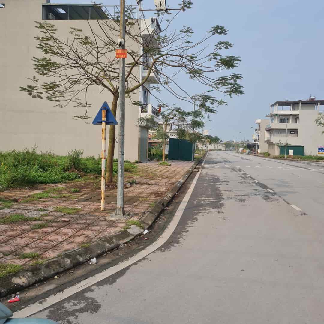 Bán đất KĐT Gwin Yên Dũng, Bắc Giang, 110m2, mặt tiền 5m, đường 16m, giá 1.8 tỷ