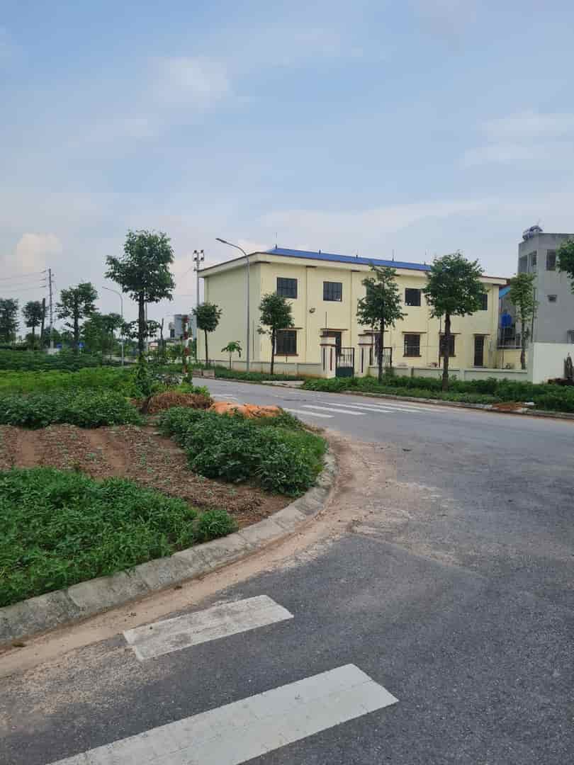 Bán đất Dĩnh Trì, Lạng Giang, Bắc Giang, 93.5m2, MT 5.5m, đường 16m, giá 1 tỷ 650tr