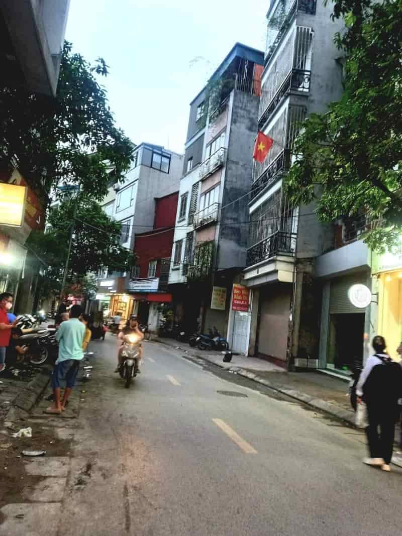 Chính chủ nhờ tìm người thuê nhà đẹp kinh doanh mặt phố Chùa Quỳnh, quận HBT