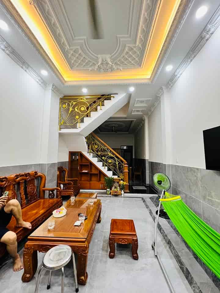 Bán nhà HXH 6m Bình Thành Bình Tân, chỉ nhỉnh 4 tỷ nhà 4 tầng 4PN, 5WC nhà đẹp tặng nội thất xin xò