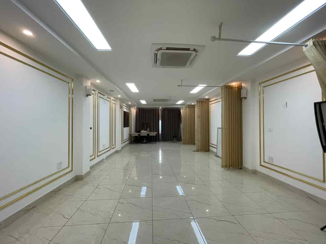 Cho thuê nhà mặt phố Nguyễn Khang 110m 8 tầng thang máy làm thẩm mỹ, spa, văn phòng