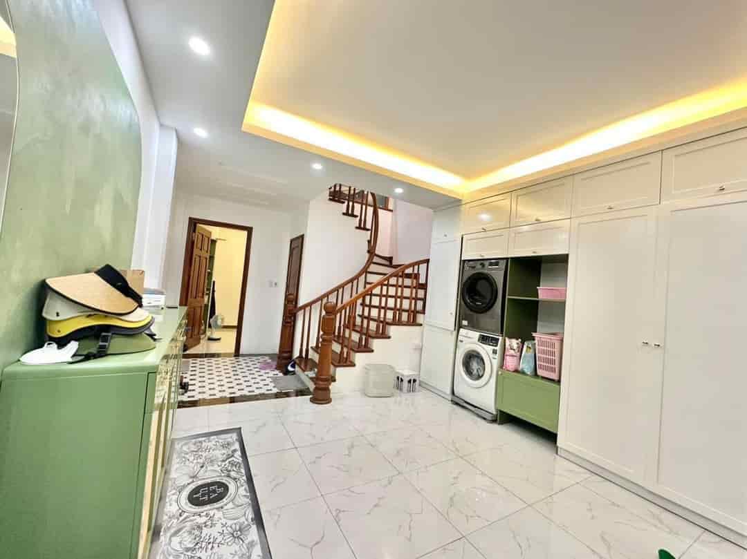 Bán nhà phân lô Hàm Nghi, 66m2 4T view công viên, tiện kinh doanh, để ở quá đẹp