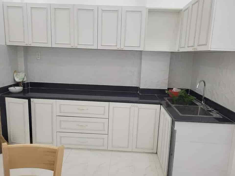 Cần tiền bán nhà 60m2 đường Nguyễn Thị Tần, Q8 gần chợ Rạch Ông , giá 975 triệu