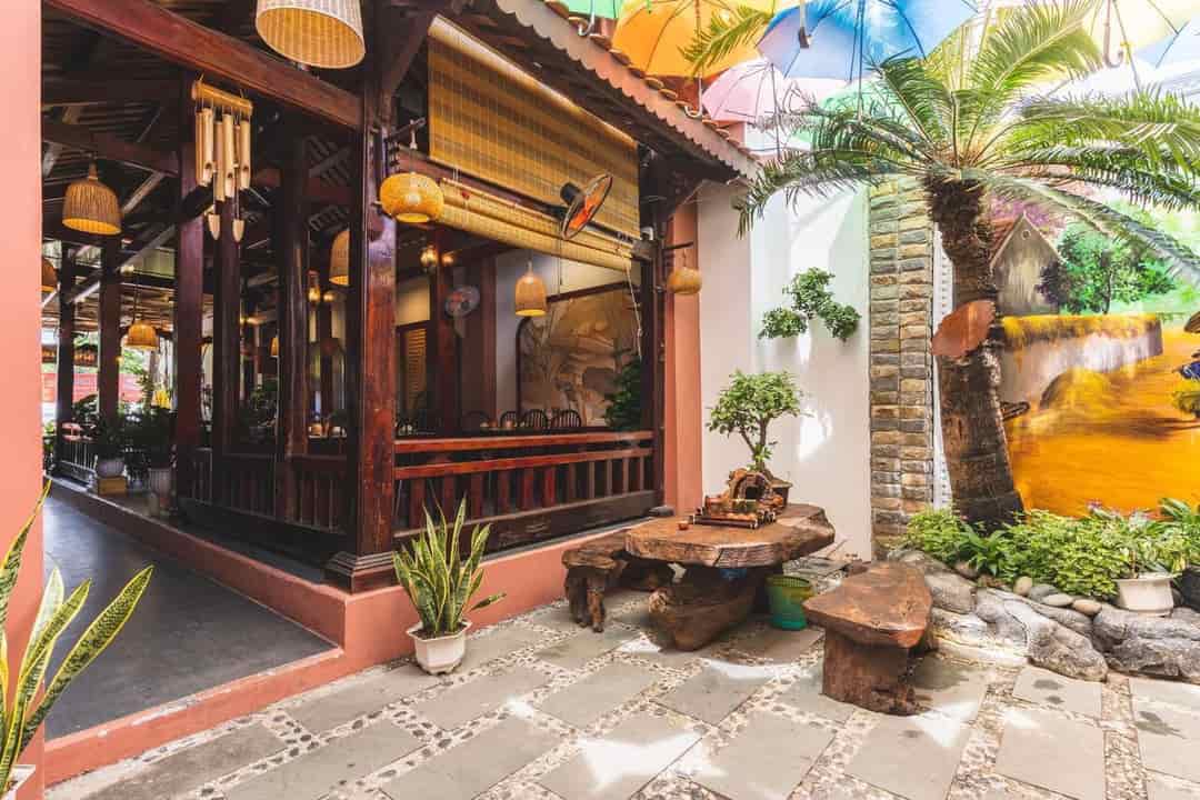 Bán đất tặng nhà hàng khu sầm uất gần biển Nha Trang Dã Tượng