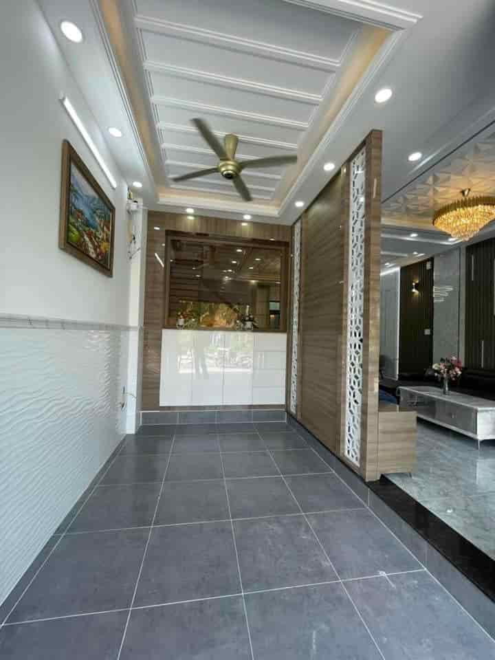 Cho thuê nhà 2581 Huỳnh Tấn Phát, 4 tầng, giá 15 triệu