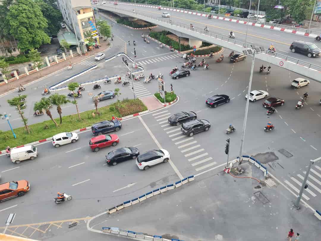 Bán nhà phố Hoàng Quốc Việt quận Cầu Giấy, 70m mặt tiền 10m nhỉnh 15 tỷ