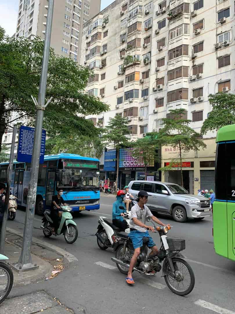 Phạm Ngọc Thạch, con phố sầm uất bậc nhất thủ đô