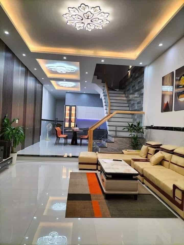 Cần tiền gấp bán nhà mt kdc Phú Lợi q8, 60m², 1tỷ360 shr