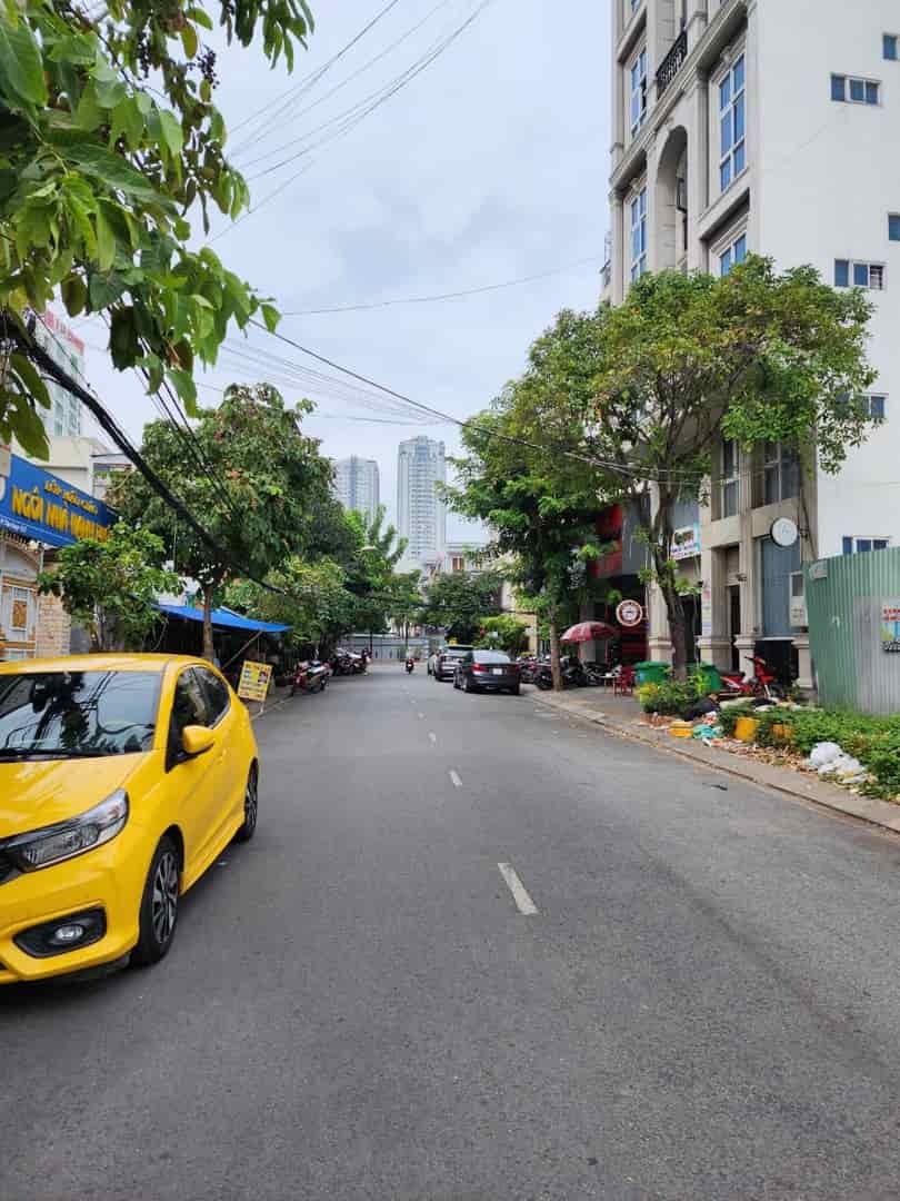 Chính chủ cần bán nhà đang hoàn thiện mặt tiền đường số, phường Tân Quy quận 7, giá 19 tỉ TL
