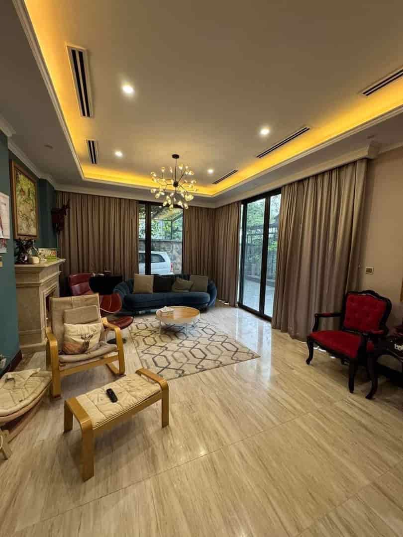 Siêu phẩm biệt thự trung tâm Hà Đông, view công viên, có hầm, 180m2, 4T, mt 10m, 33 tỷ