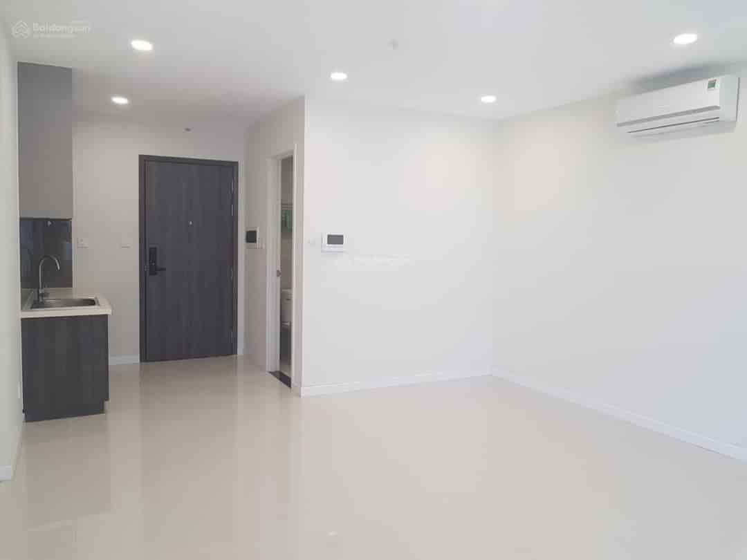 Bán căn officetel 37m2 nội thất cơ bản tại Lavida Plus Q7 đối diện SC Vivo City