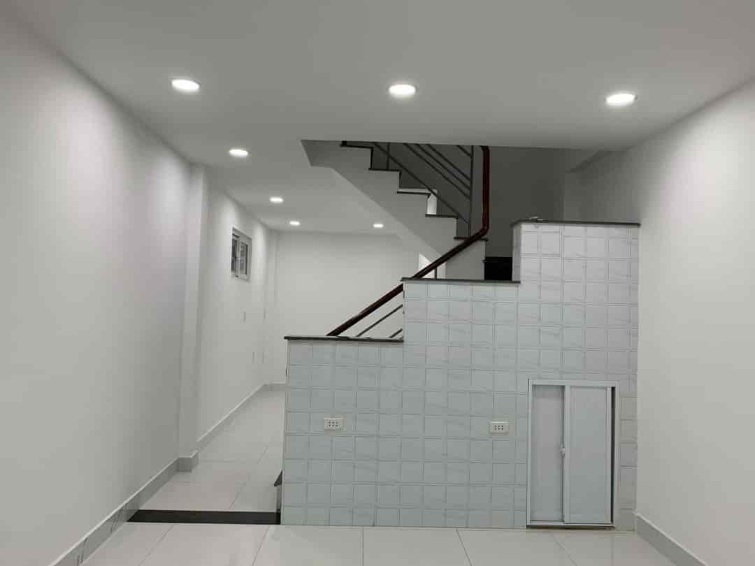 Chuyển công tác bán nhà Đỗ Xuân Hợp, quận 9, 70m2, 985 triệu gần UBND phường Phước Bình, SHR