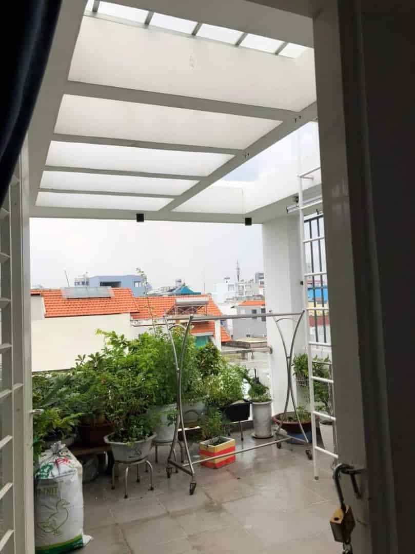 Ngay Lê Quang Định giao Nguyễn Văn Đậu, nhà mới ở ngay, 5 tầng 4 phòng, nở hậu tài lộc, giá  6.95 tỷ
