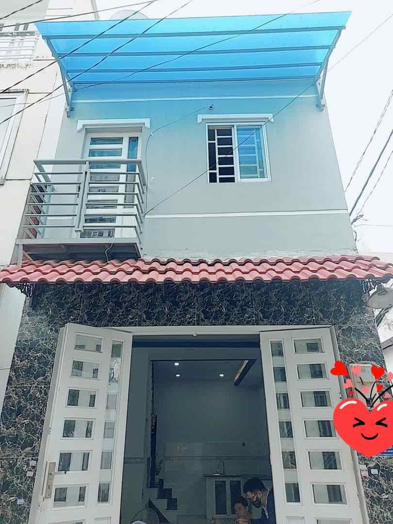 Bán nhà nhỏ đường Dương Quảng Hàm, 26m, 2 trệt 1 lầu, 2pn 2 wc, giá 2.35 tỷ