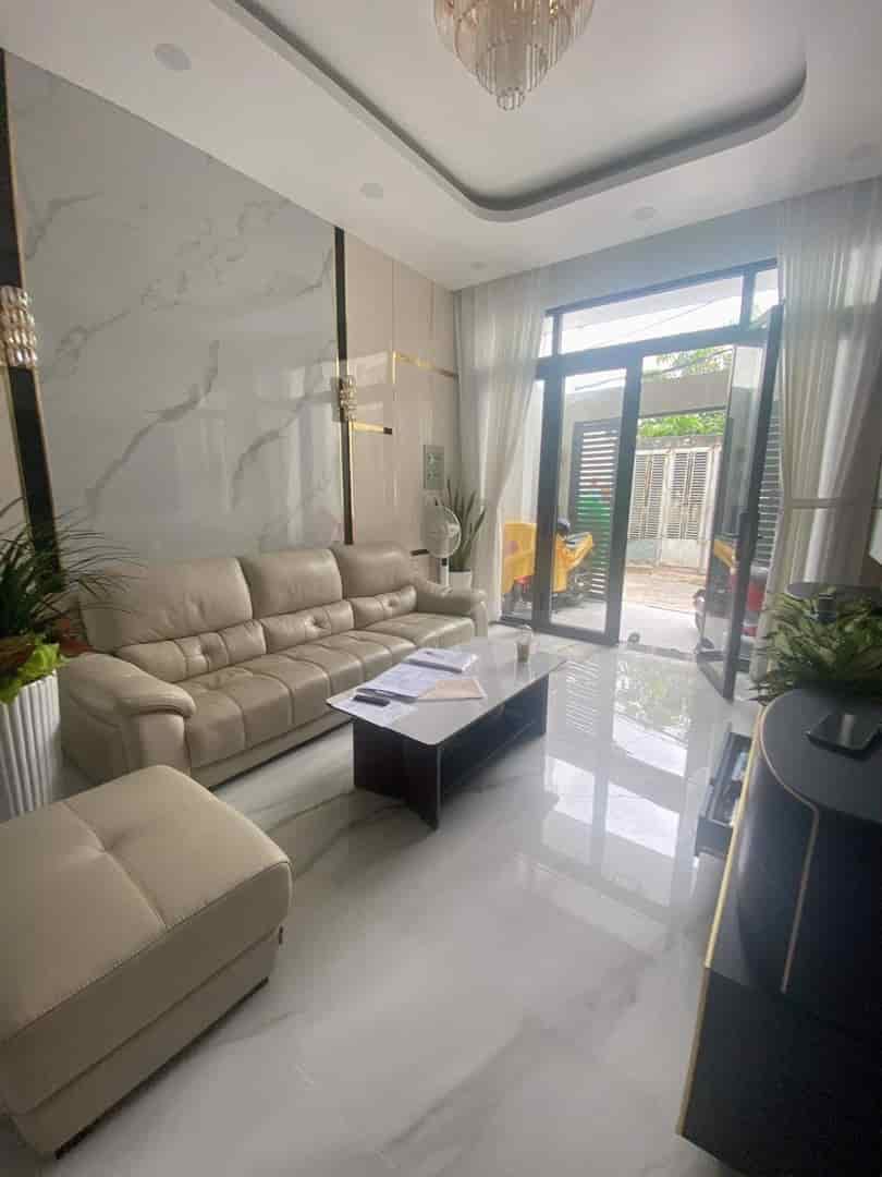 Bán nhà đẹp ngộp đi định cư Nơ Trang Long, 1 trệt 3 lầu, 6PN, 5WC, tặng full nội thất cao cấp hẻm 5m