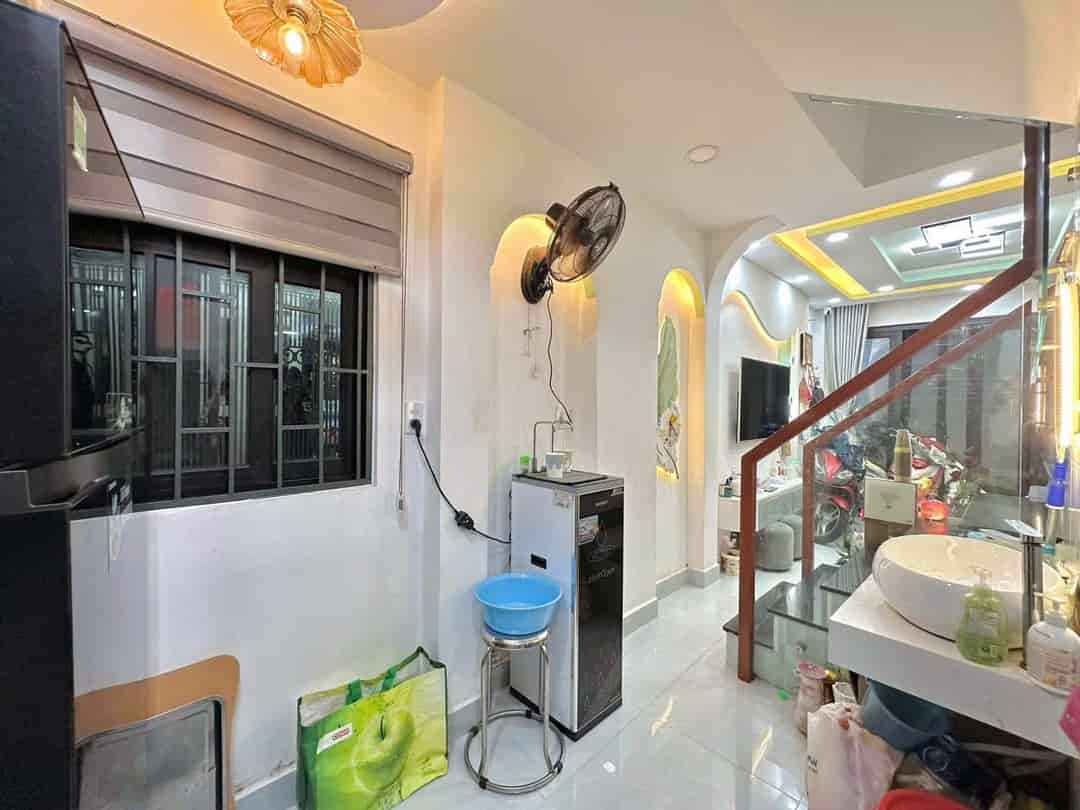 Bán nhà nhỏ chính chủ, 2 pn 2 wc, 1 trệt 1 lừng 1 lầu, đường Trần Huy Liệu, p11 Phú Nhuận, giá 3.8 tỷ