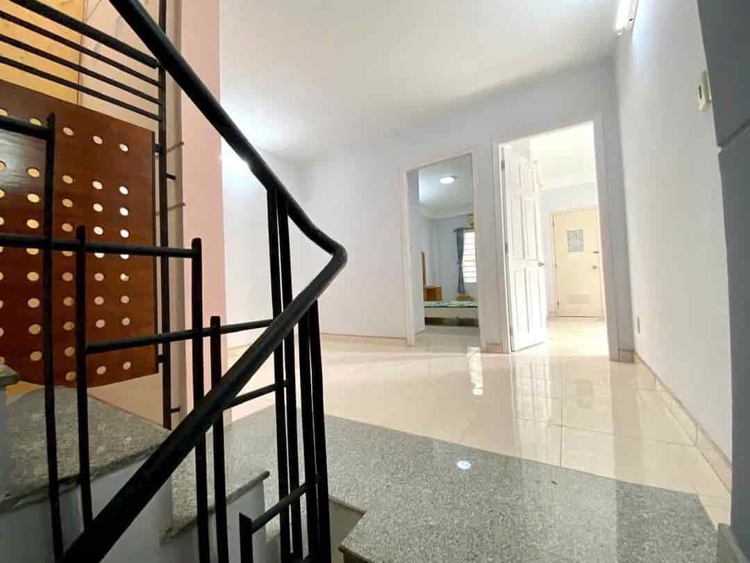 Bán nhà chính chủ, CHDV 10pn khép kín, 100m2, 4 tầng hoàn công đủ, xe tải quay đầu, Nguyễn Văn Công,