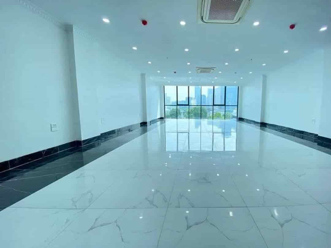 Giảm sâu, tòa nhà văn phòng Khuất Duy Tiến, Thanh Xuân, 100m2, ô tô, vỉa hè, kinh doanh