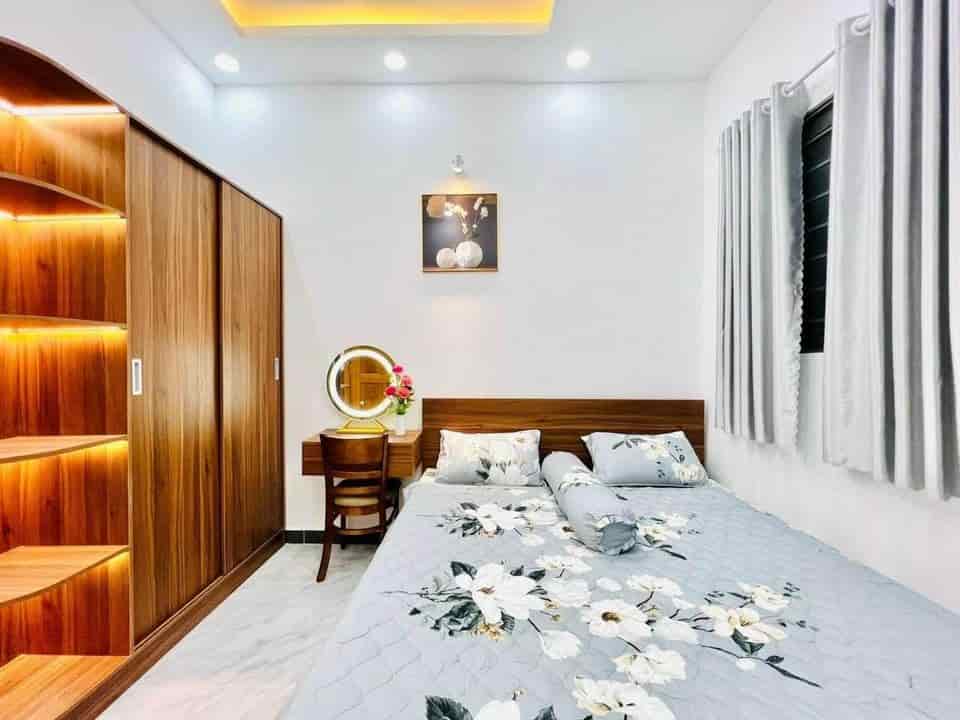 Cần tiền bán gấp nhà hẻm đường Nguyễn Trãi, 69m2, giá 1,25 tỷ,  SHR