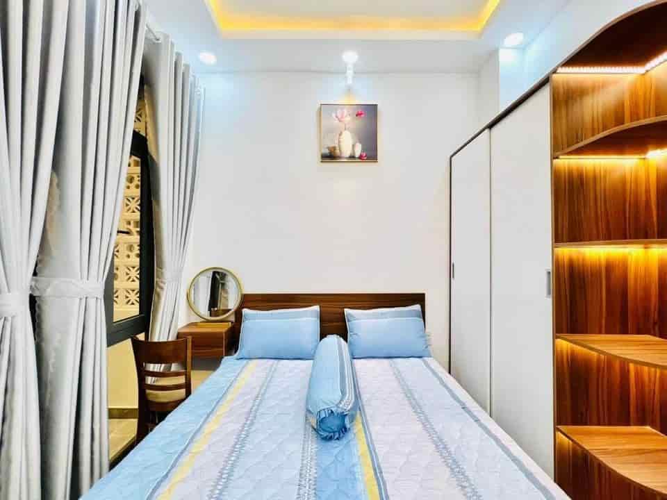Cần tiền bán gấp nhà hẻm đường Nguyễn Trãi, 69m2, giá 1,25 tỷ,  SHR