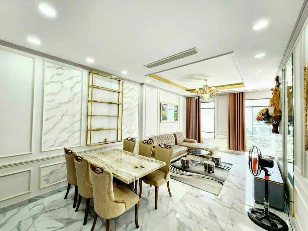 Bán căn ShopHouse ngay VinCom, Tân Mai, Biên Hòa, 224m2, giá 21 tỷ.