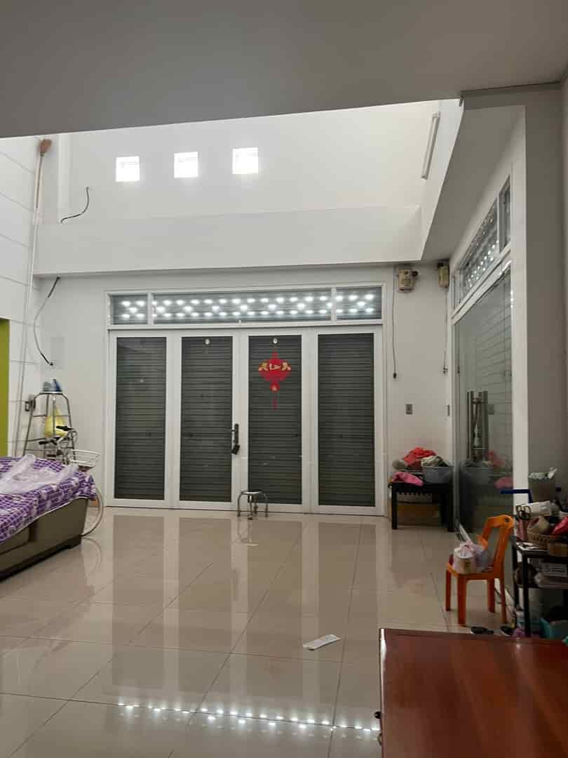 Bán nhà 1 trệt 2 lầu khu dân cư D2D, Thống Nhất, Biên Hòa, 160m2, giá 15 tỷ