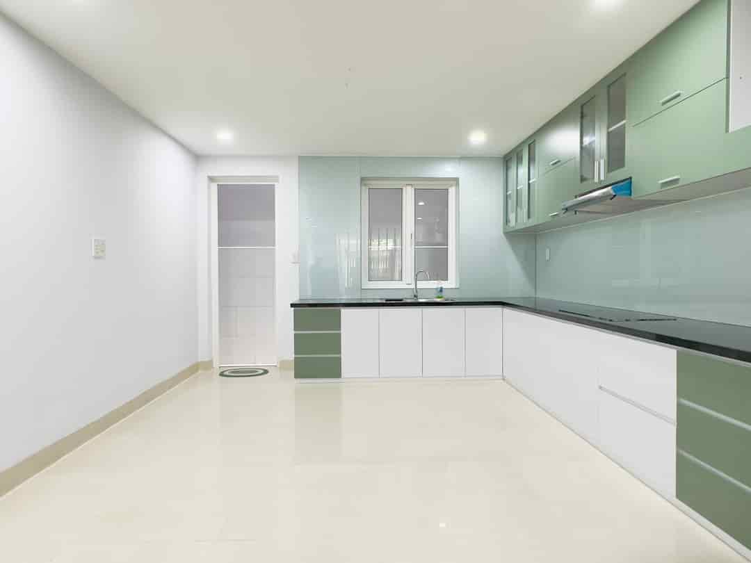 Bán nhà 1 trệt 4 lầu KDC D2D, Thống Nhất, Biên Hòa, 128m2, giá 12 tỷ 900