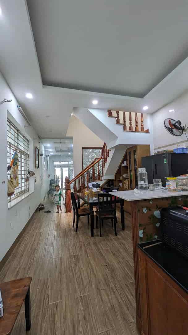 Bán nhà 1 trệt 3 lầu hẻm ô tô thoải mái, Tam Hiệp, Biên Hòa, 170m2, giá 6.8 tỷ.