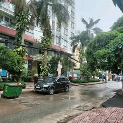 Mặt bằng 4x10m đối diện chung cư đường Thành Thái P14, Q10