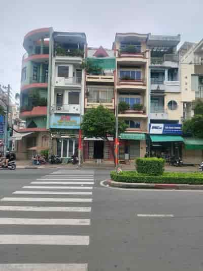 Cho thuê nhà mặt tiền đường Lạc Long Quân, P.5, Q.11 gần Đầm Sen