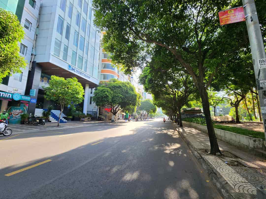 Cho thuê tòa nhà tại 200 Lê Lai, Bến Thành, quận 1