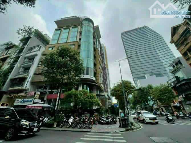 Bán tòa văn phòng 6 tầng đường Trần Quang Khải, Tân Định, Quận 1, giá 39 tỷ