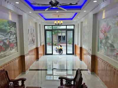 Phá sản bán gấp nhà, Chu Văn An, B.Thạnh, giá 1tỷ150tr, 62m2 gần chợ, SHR