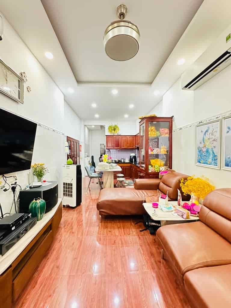 Nhà 40m2, 189/ Hoàng Hoa Thám, Bình Thạnh, khu an ninh, 4 tầng, 2pn, giá 4 tỷ 8