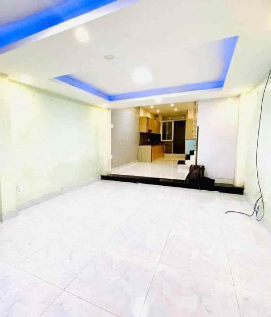 Nhà bán hẻm 47 Nguyễn Cửu Vân, 50m2, phường 17 , Q Bình Thạnh Giáp Q1, 5 tỷ 6