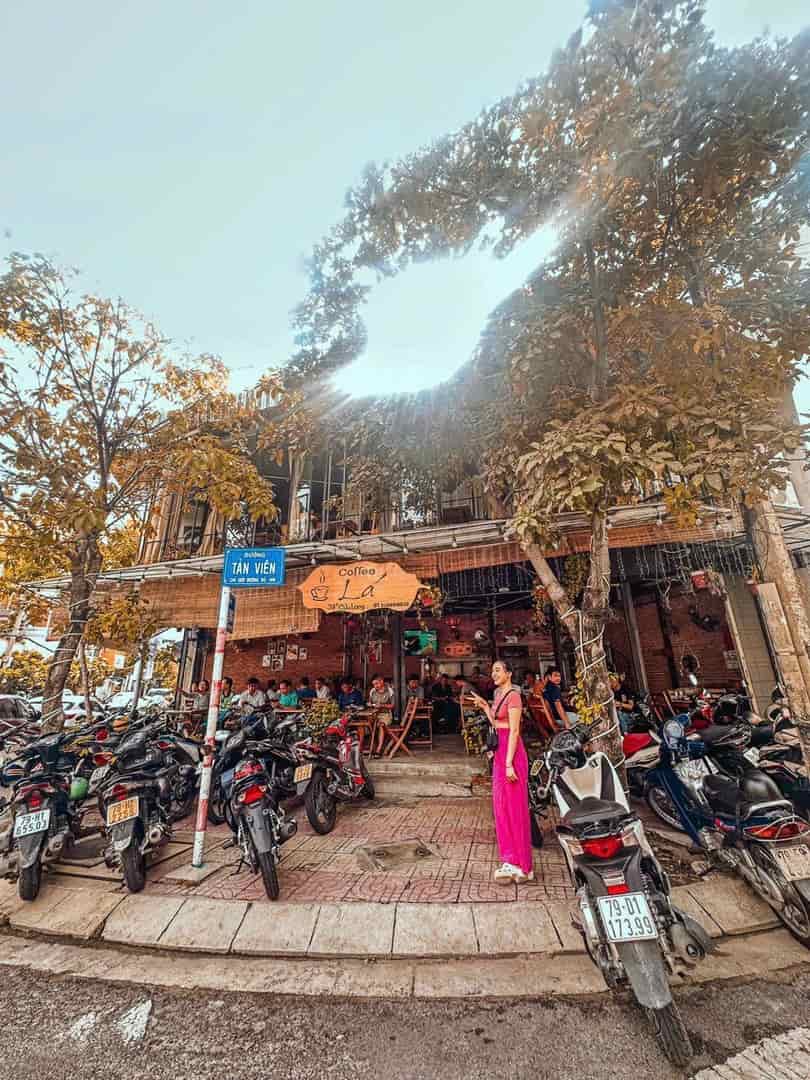Chính chủ cần sang nhượng quán coffee Lá nằm ngay trung tâm thành phố Nha Trang