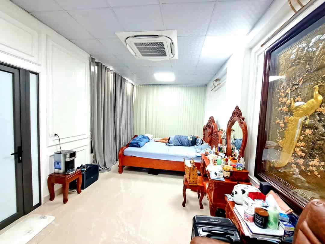 Bán đất tặng nhà 2 tầng phố Trương Định Hoàng Mai, 70m2, ô tô thông kd, mt 5m, nhỉnh 12 tỷ