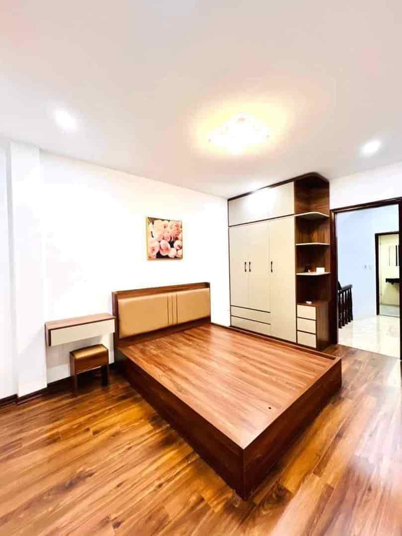 Cho thuê nhà ngõ 70 phố Mai Động, 4 tầng, 30m2, 3 ngủ, 3 wc, giá 11.5 triệu có TL