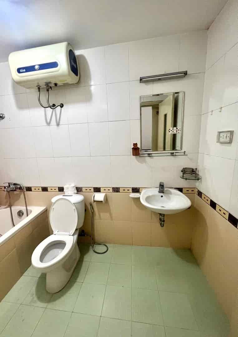 Cho thuê ở nhóm 4 người, hộ gđ căn hộ CC Nàng Hương Nguyễn Trãi, DT 100m2, 3PN, 2WC