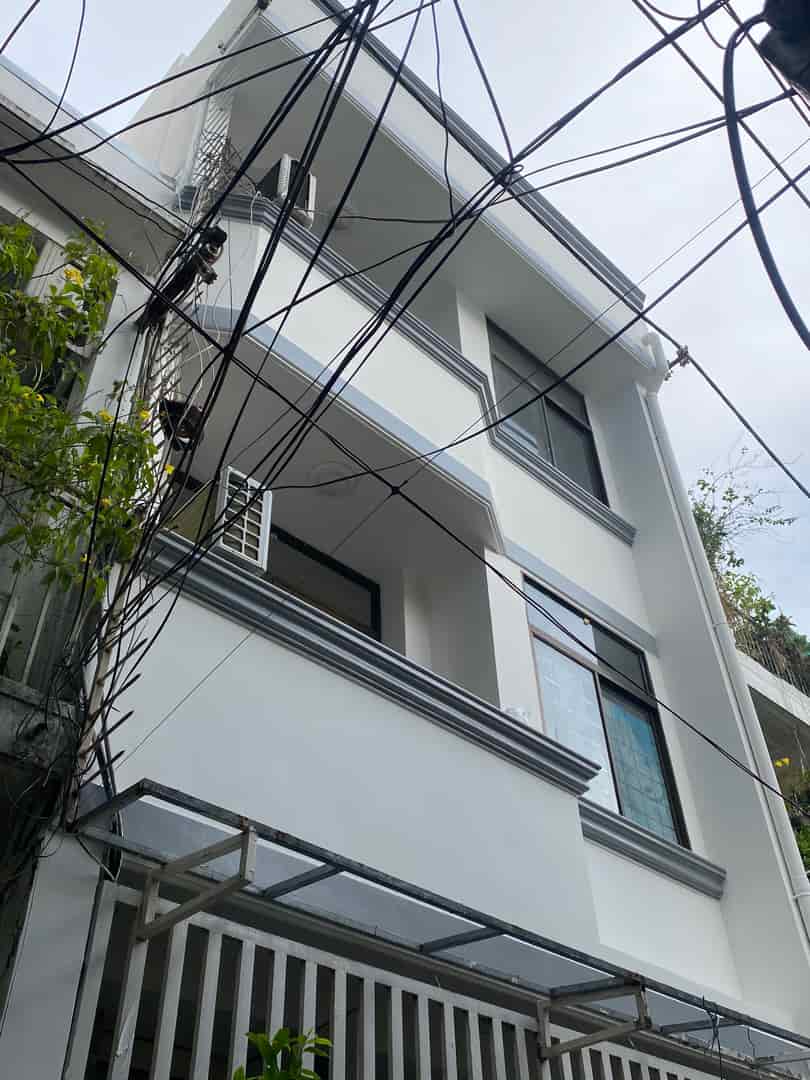 Gia đình bán gấp 5 căn nhà hẻm Nguyễn Trãi, quận 1, giá hời đầu tư, chỉ từ 8 tỉ.