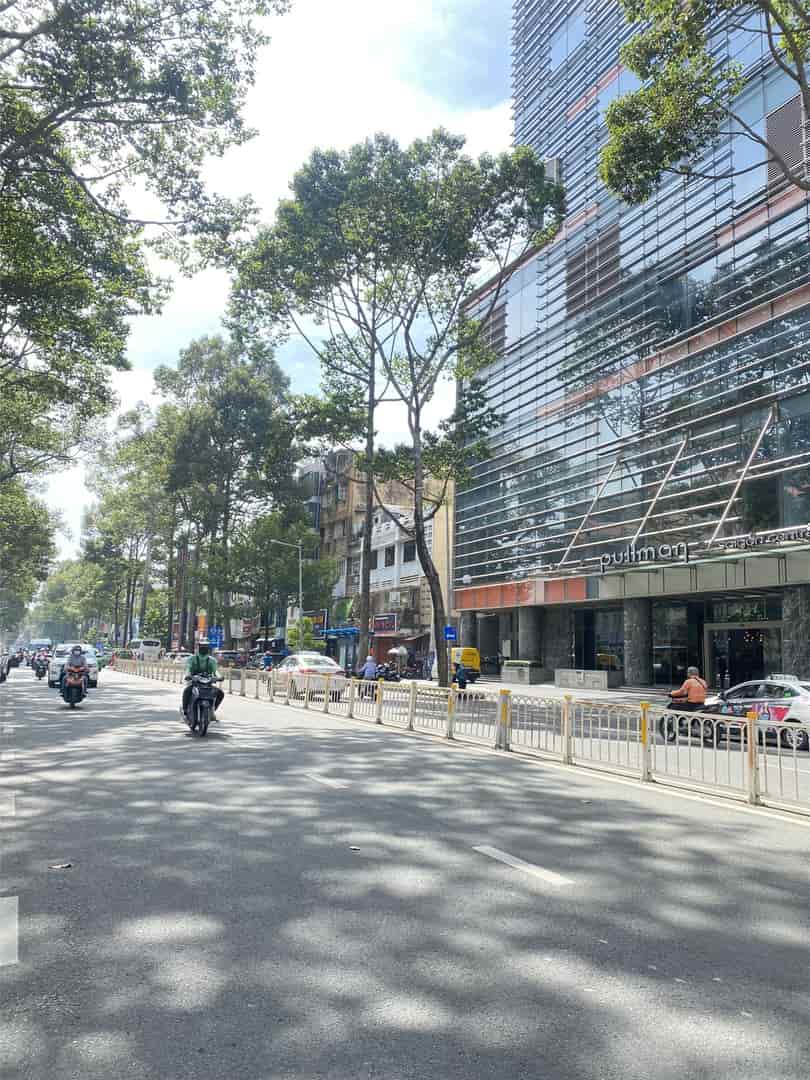 Bán tòa nhà văn phòng Trần Hưng Đạo, Q1, 15 tầng, 570m2 đất, 5.100m2 sàn, giá 989 tỷ