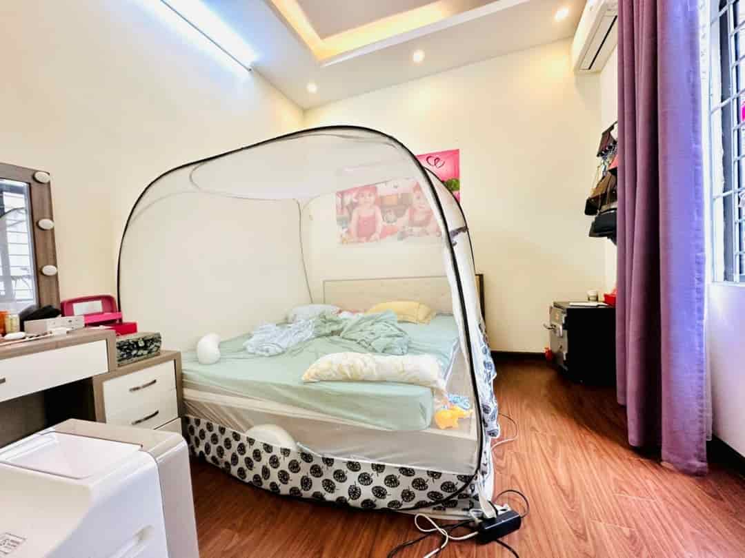 Lô góc 2 thoáng, 4 tầng, 4 ngủ, nhà đẹp ở luôn, Hào Nam, Đống Đa 37m, 4.6 tỷ