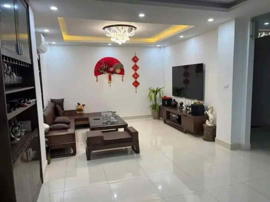 Bán nhà Hoàng Cầu Đống Đa, phân lô, gara ô tô, lô góc 2 thóang, khu vip, 57m 5T, chỉ 12,5 tỷ