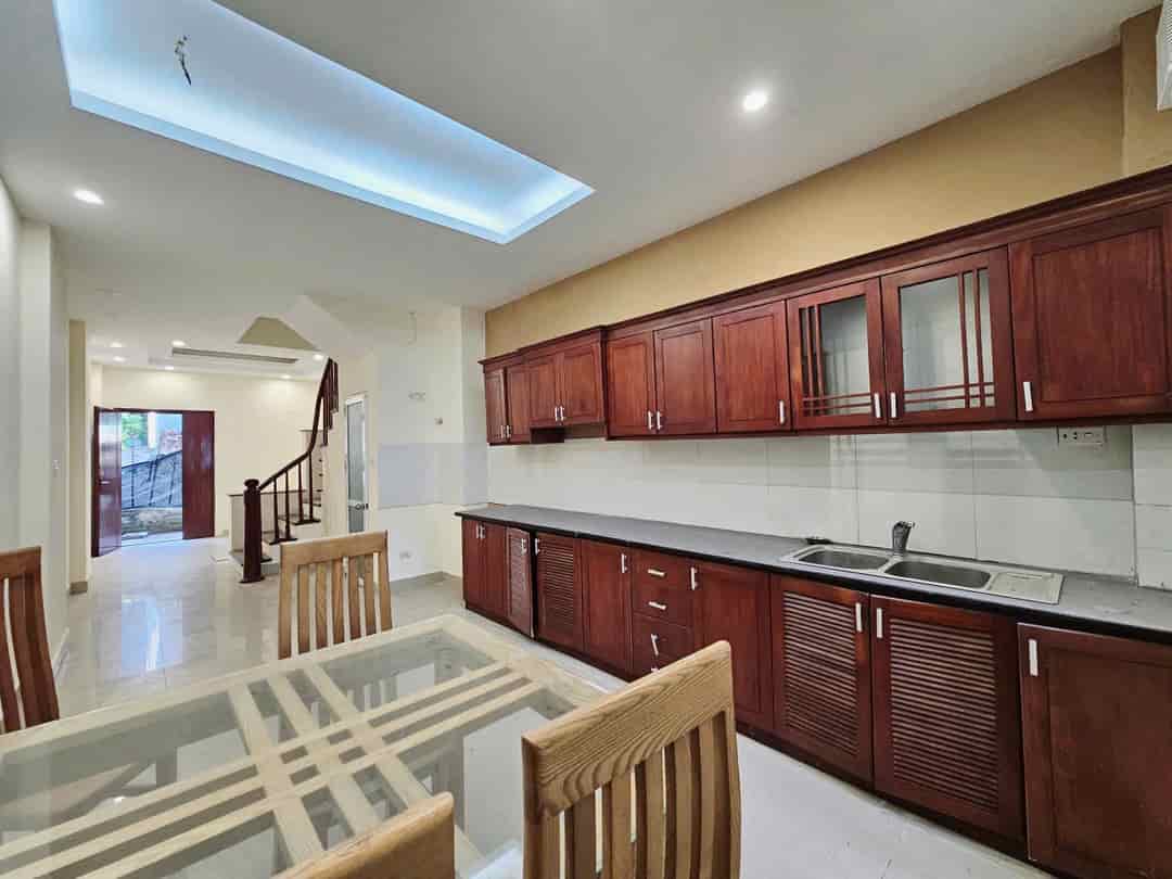 ĐẸP LUNG LINH - BA BƯỚC RA PHỐ - PHÍA SAU VIEW HỒ TÂY - PHÍA TRƯỚC VIEW PHỐ 8,75 tỷ Lạc Long Quân, ây Hồ