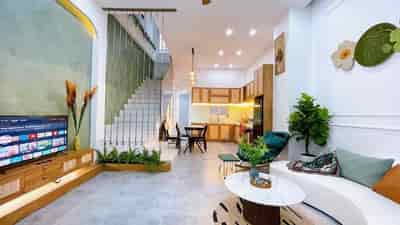 Mua nhà đón xuân, bán nhà 3 tầng mới đẹp, 2 mặt thoáng, Lê Đình Lý, giá chỉ 3.x tỷ