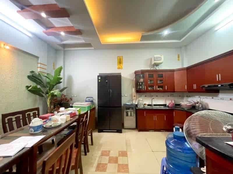 Láng, Đống Đa, 50m2, 5 tầng, mt 5.56m, ô tô, ngõ thông, nở hậu, dòng tiền, hơn 9 tỷ