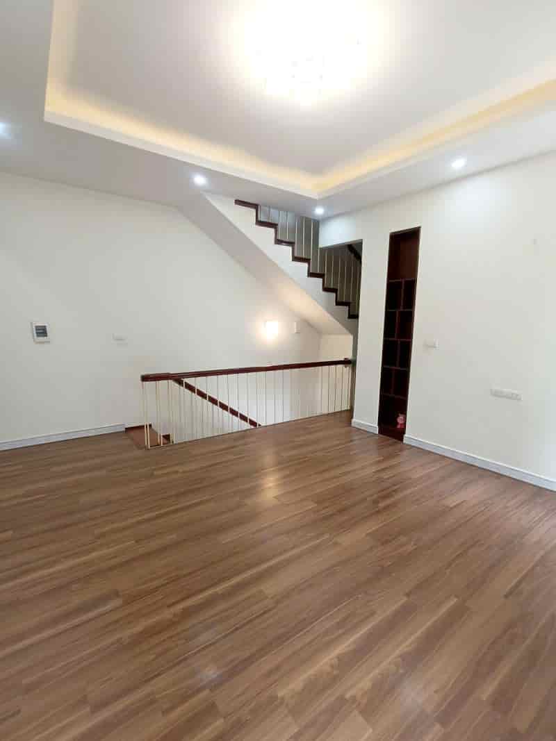 Hoàng Cầu, Đống Đa, 42m2, 4 tầng, mt 5m, kinh doanh, ô tô tránh, ngõ thông, nhỉnh 15 tỷ