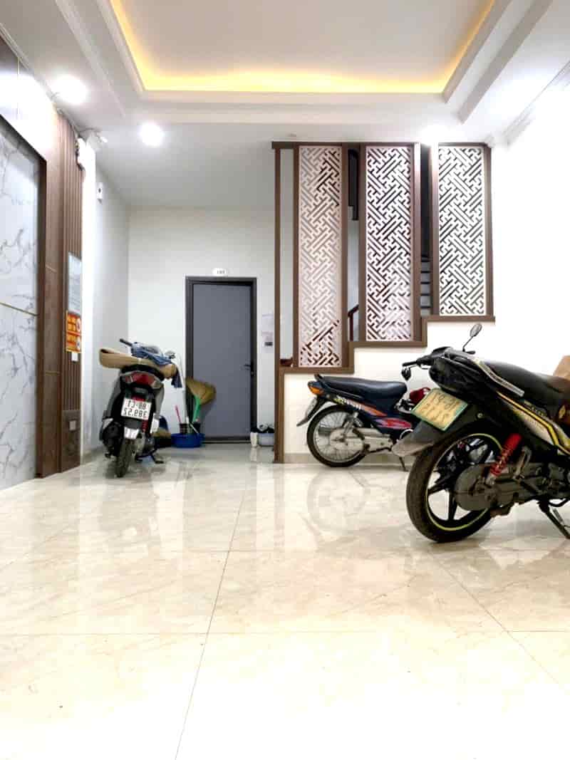 Trần Thái Tông, 49m2, 5 tầng, ô tô cách 10m, kd cho thuê, 2 thoáng, nhỉnh 8 tỷ