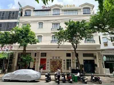 Bán khách sạn 36p+ nhà hàng, Phú Mỹ Hưng, quận 7, DT 18x18m, 5 tầng, giá 170 tỷ
