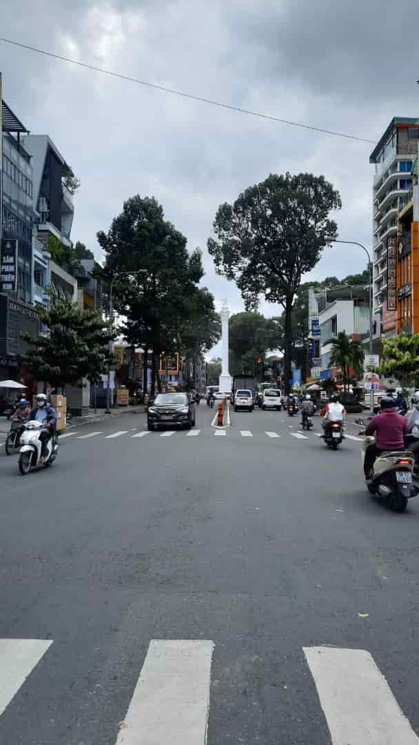 Bán nhà 2MT Nguyễn Tri Phương, Q.10, CN: 200m2, giá chưa tới 300tr/m2